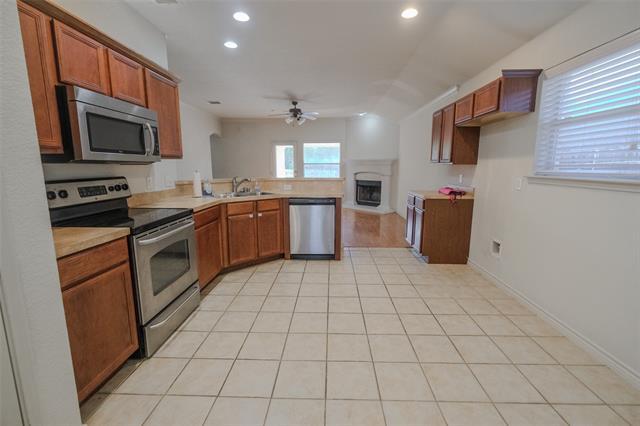 Building Photo - 1021 N Rhea Dr