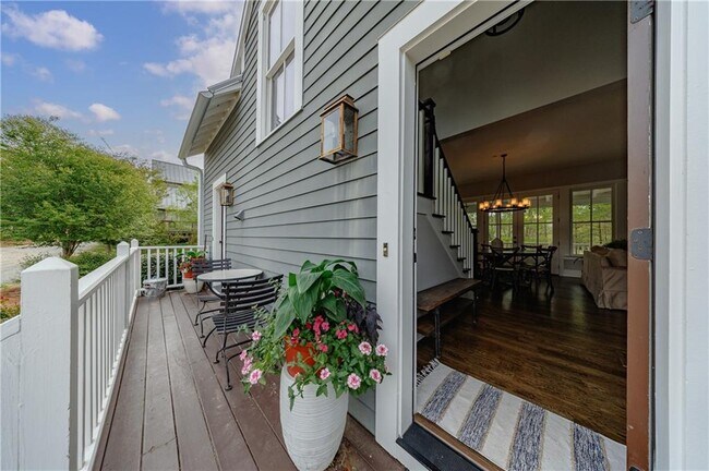 Building Photo - 1000 Loliver Ln