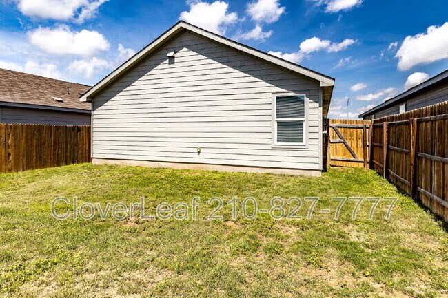 Building Photo - 2822 Millikan Dr