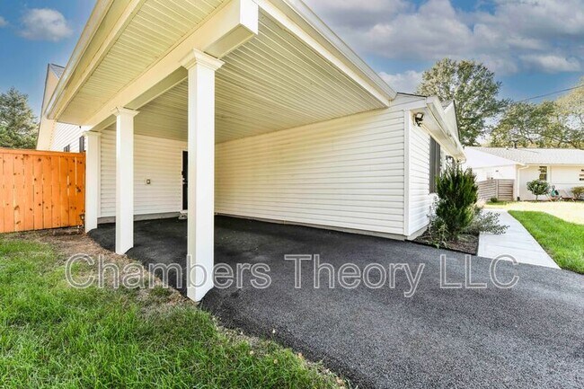 Building Photo - 3601 Keota St