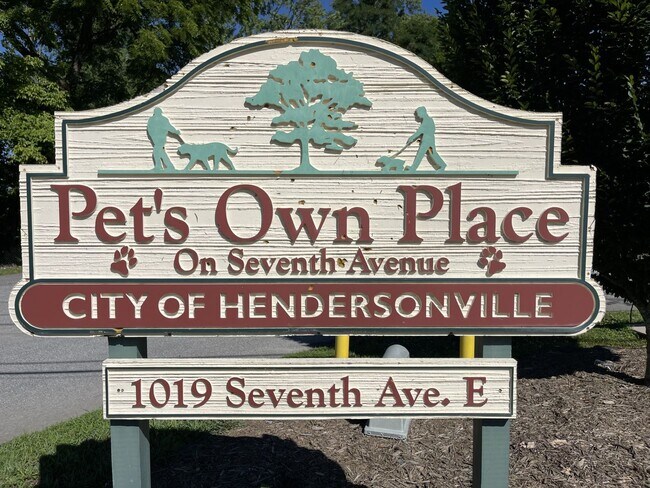 Building Photo - 1226 Martin Cir