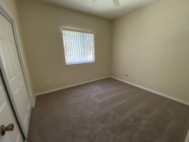 Building Photo - 337 Port Pleasant Dr