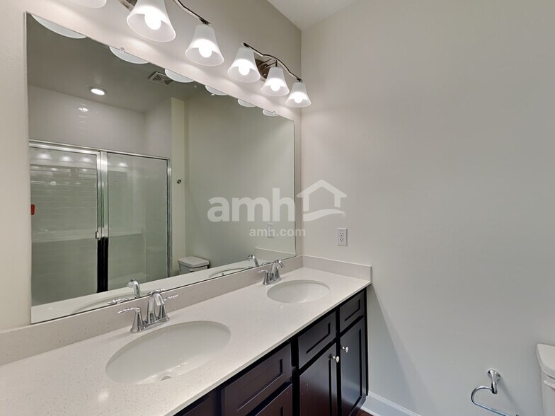 Building Photo - 1105 Walden Pond Dr