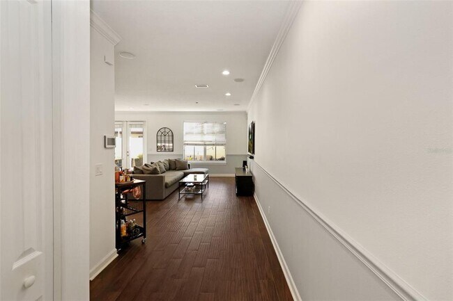 Building Photo - 505 S Tampania Ave