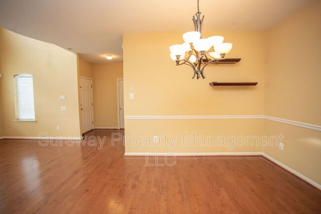 Building Photo - 42 Tudor Ct