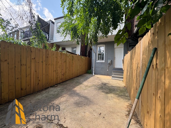 Building Photo - Move-In Ready 4-Bedroom Home with Updated ...