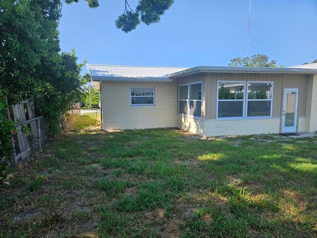 Building Photo - Block Remodeled Seminole Home