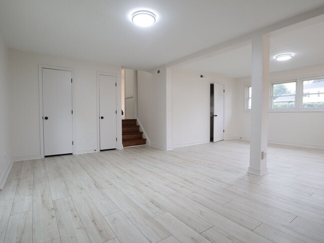Building Photo - Newly Updated 3-Bed / 1.5-Bath Home with Deck