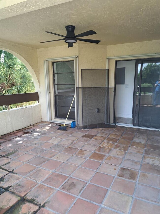 Building Photo - 8860 SW 123rd Ct