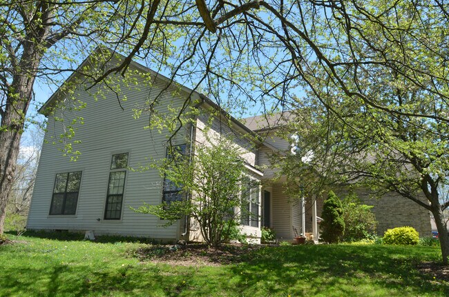 Building Photo - 1776 E 106th St