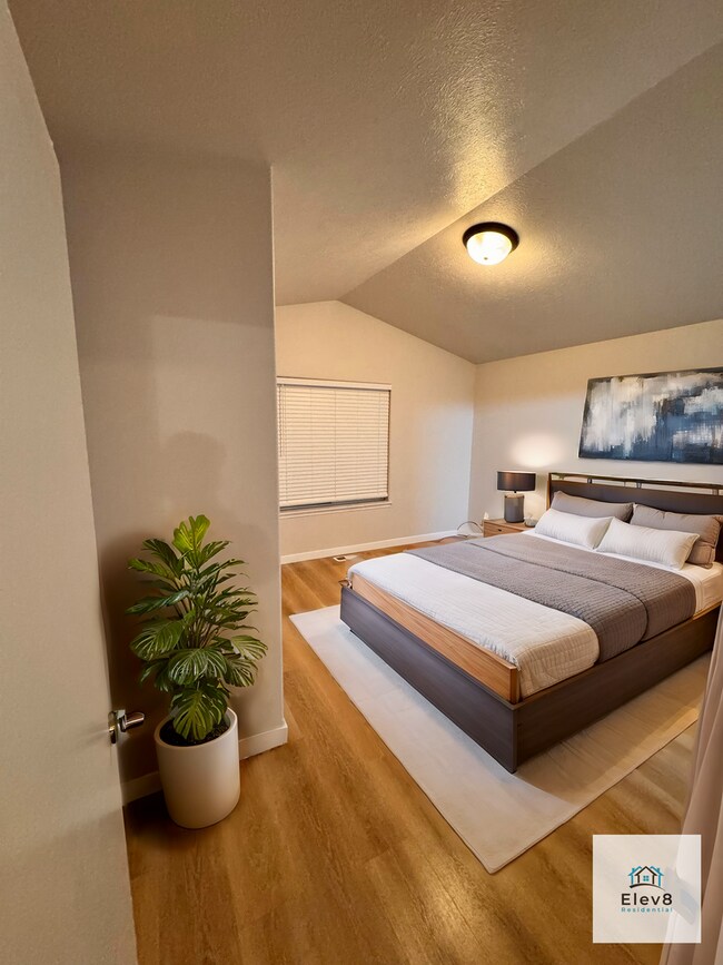 Building Photo - Modern Duplex Living in South Hill – Welco...
