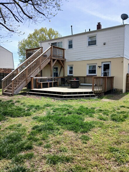 Building Photo - 6666 Hudson Ave