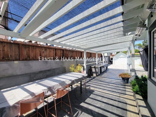 Building Photo - Historic 5-Bedroom, 4-Bath Home with Moder...