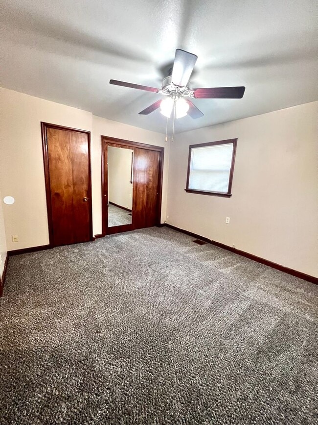 Building Photo - Beautiful 3 bed South Omaha/Hanscom Park Home with Attaced 1 car garage! $1,425!