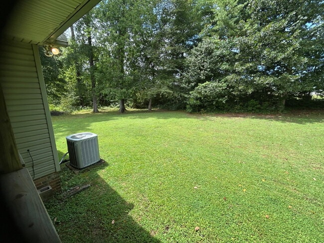 Building Photo - 3BD 2 BA HOME FOR RENT NEXT TO ALGOOD SCHOOLS