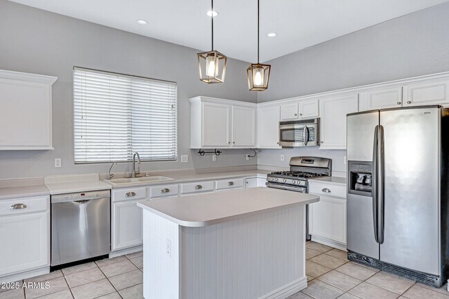 Building Photo - 2236 W Periwinkle Way