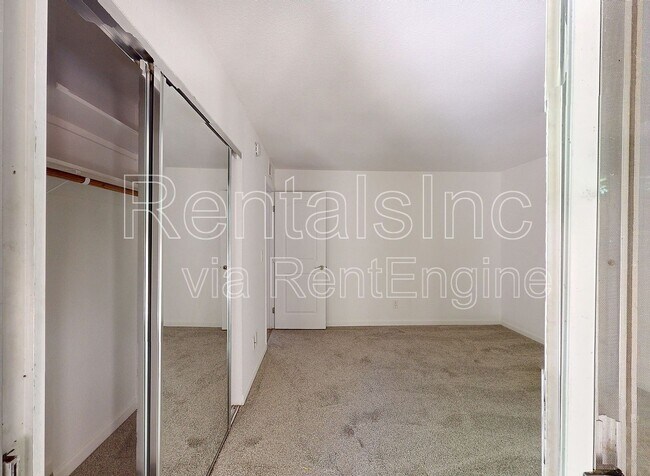 Building Photo - 18167 Happy Ln