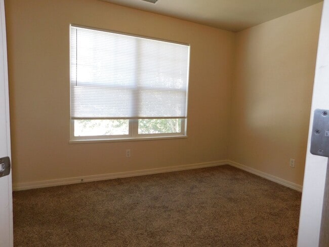 Building Photo - 1183 Inverness Way