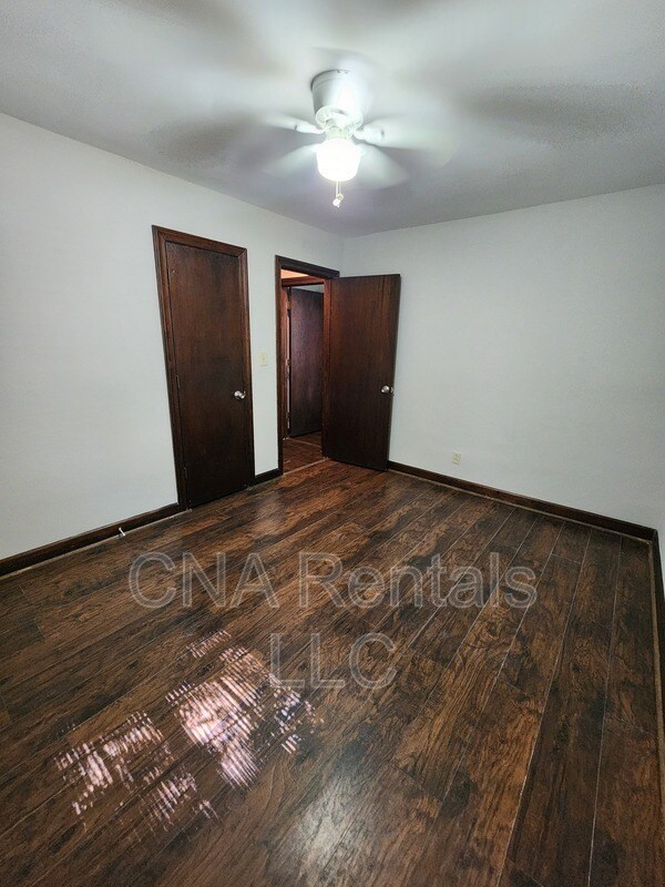 Building Photo - 104 E Acres Dr SE