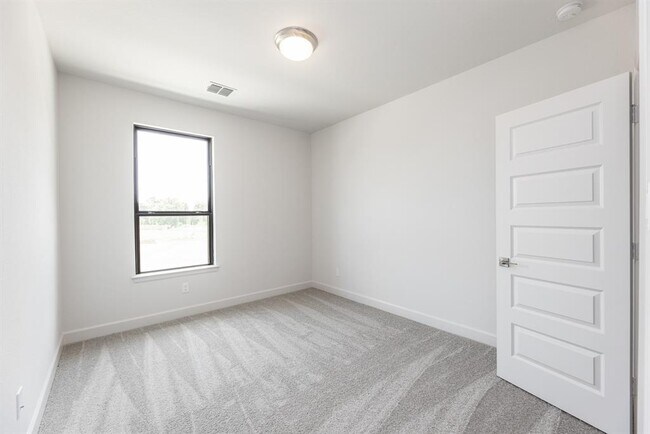 Building Photo - 10902 Overlook Pt Dr