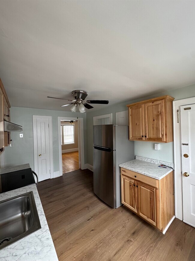 Building Photo - 89 Centre St