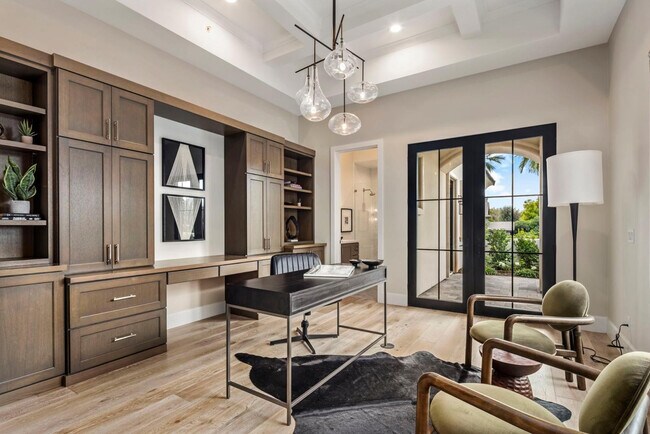 Building Photo - 6500 E Cactus Wren Rd