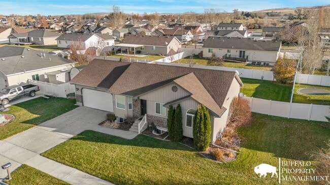 Building Photo - Charming 4-Bedroom Home for Rent in Ammon, ID!