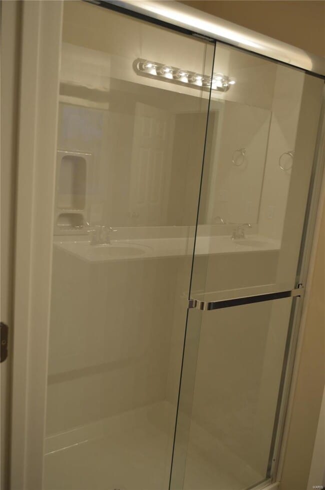 Building Photo - 526 Crystal Stream Dr