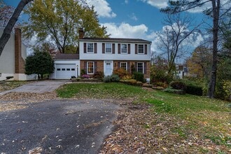 Building Photo - 4 Bed Home in Burke Centre