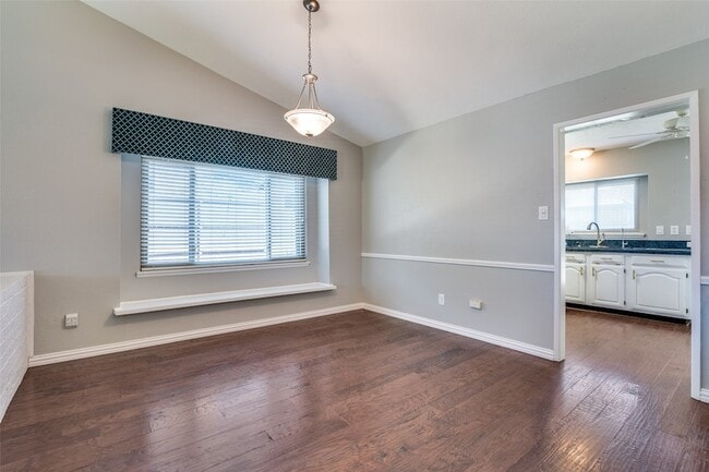 Building Photo - 4552 Fremont Ln
