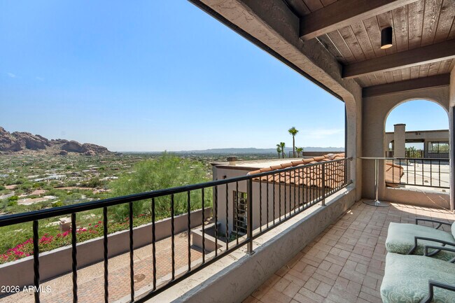 Building Photo - 6900 N Highlands Dr