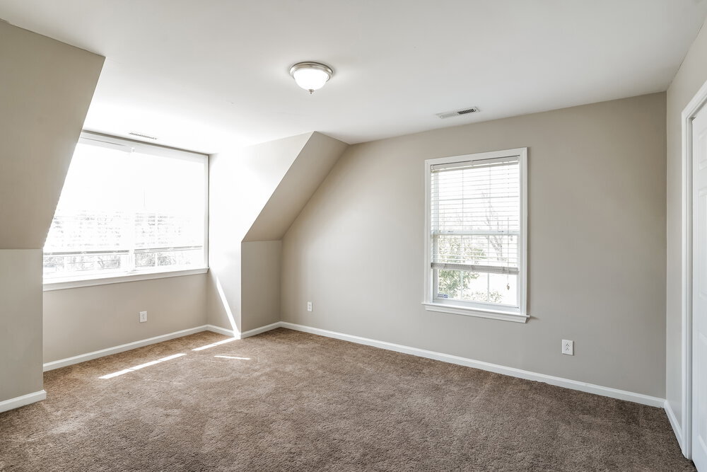 Building Photo - 2800 Overton Dr