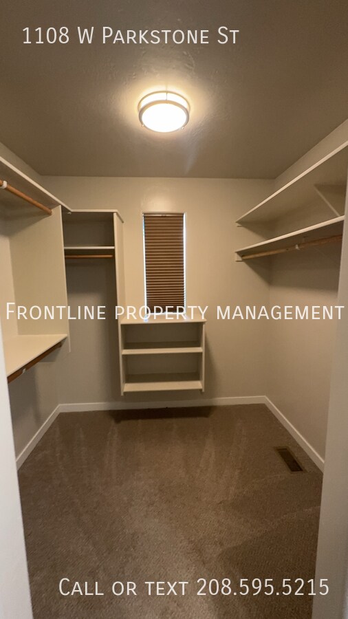 Building Photo - 1108 W Parkstone St