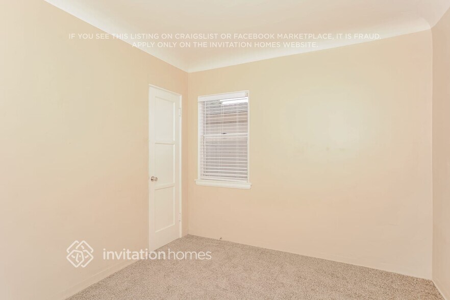 Building Photo - 243 E Louise St