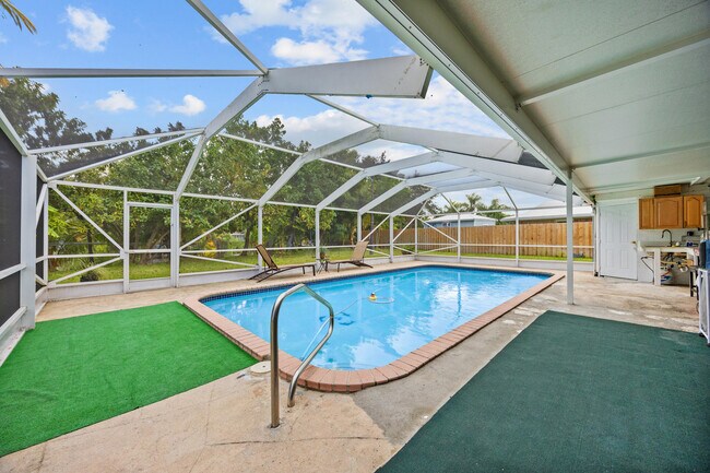 Building Photo - 1742 W Terrace Dr