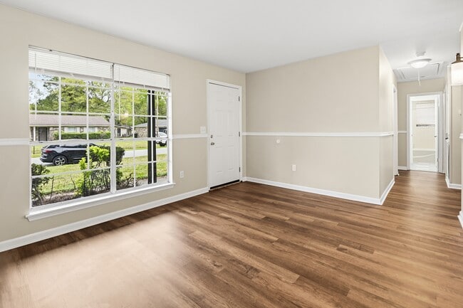 Building Photo - 4461 Jenwood St