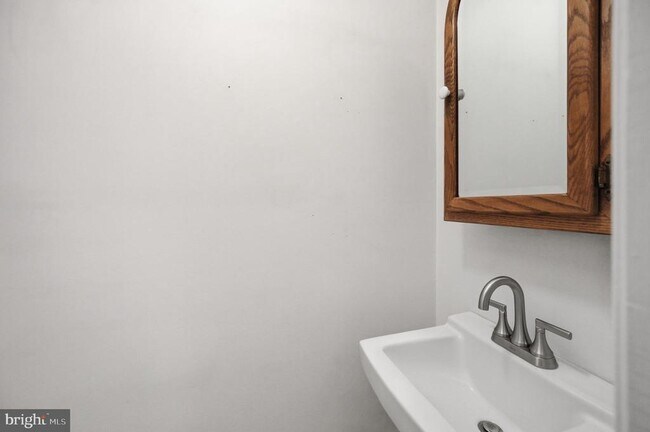Building Photo - 2242 Cartwright Pl