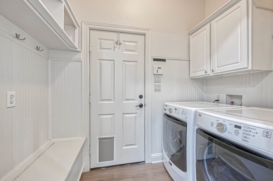 Building Photo - 1352 Dorothy St