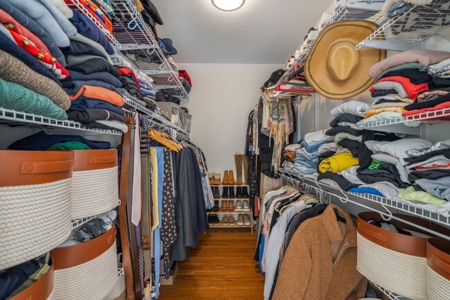 Building Photo - 1003 S 17th St