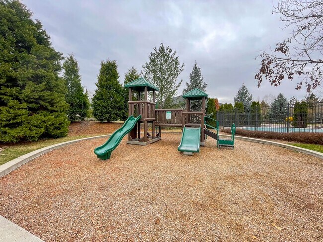 Building Photo - 307 E Grove Creek Ln