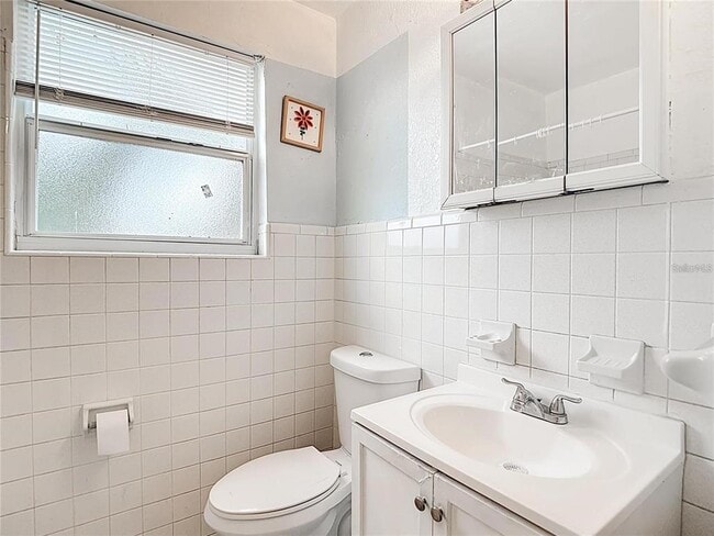 Building Photo - 1008 E 24th Ave