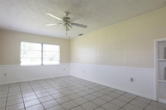 Building Photo - 1214 Ansin St