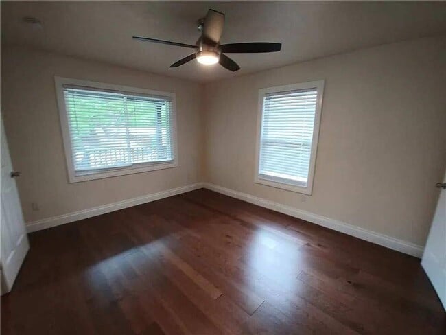 Building Photo - 1705 Singleton Ave