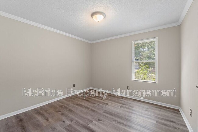 Building Photo - 4009 Royal Oaks Ct