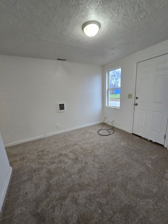 Building Photo - One Bedroom Muncie Duplex Near Walnut Street and West Jackson Street