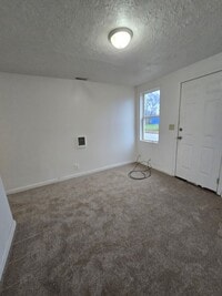 Building Photo - One Bedroom Duplex Near Walnut Street and West Jackson Street - Muncie, Indiana