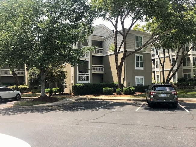 Building Photo - 2BR Waterfront Condo in Davidson. Enjoy Beautiful Year Round Lake Views!