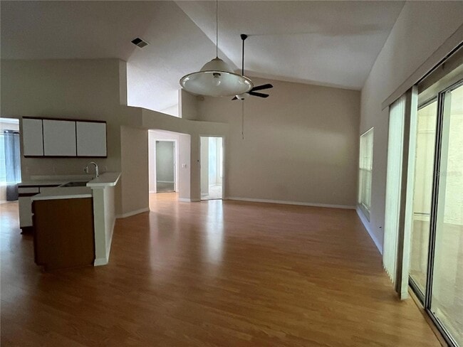 Building Photo - 127 Madrona Dr
