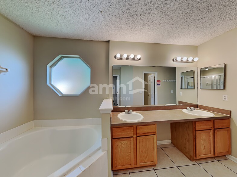 Building Photo - 2931 Plum Orchard Dr