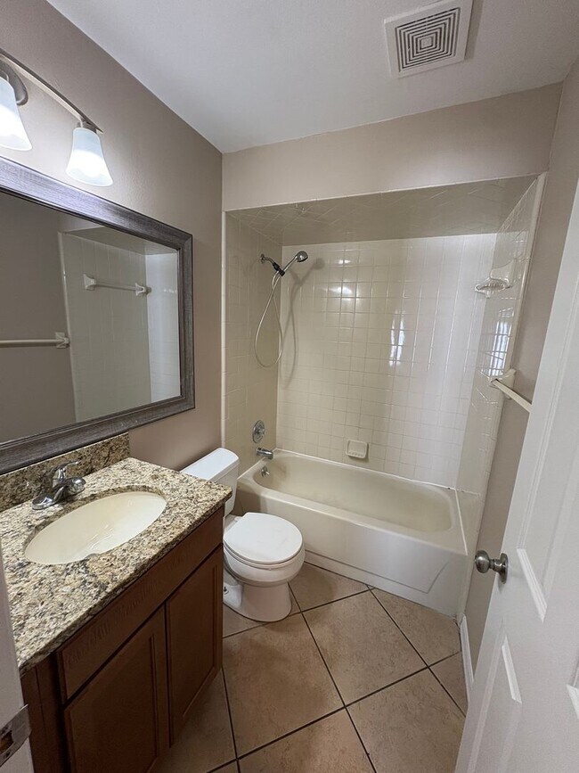 Building Photo - 316/318 Simpson St Duplex